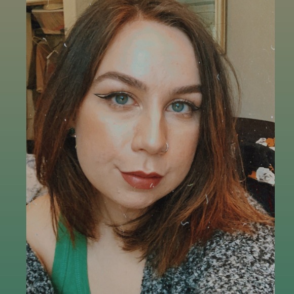 Meet your Posher, Chloe - Picture 1 of 1